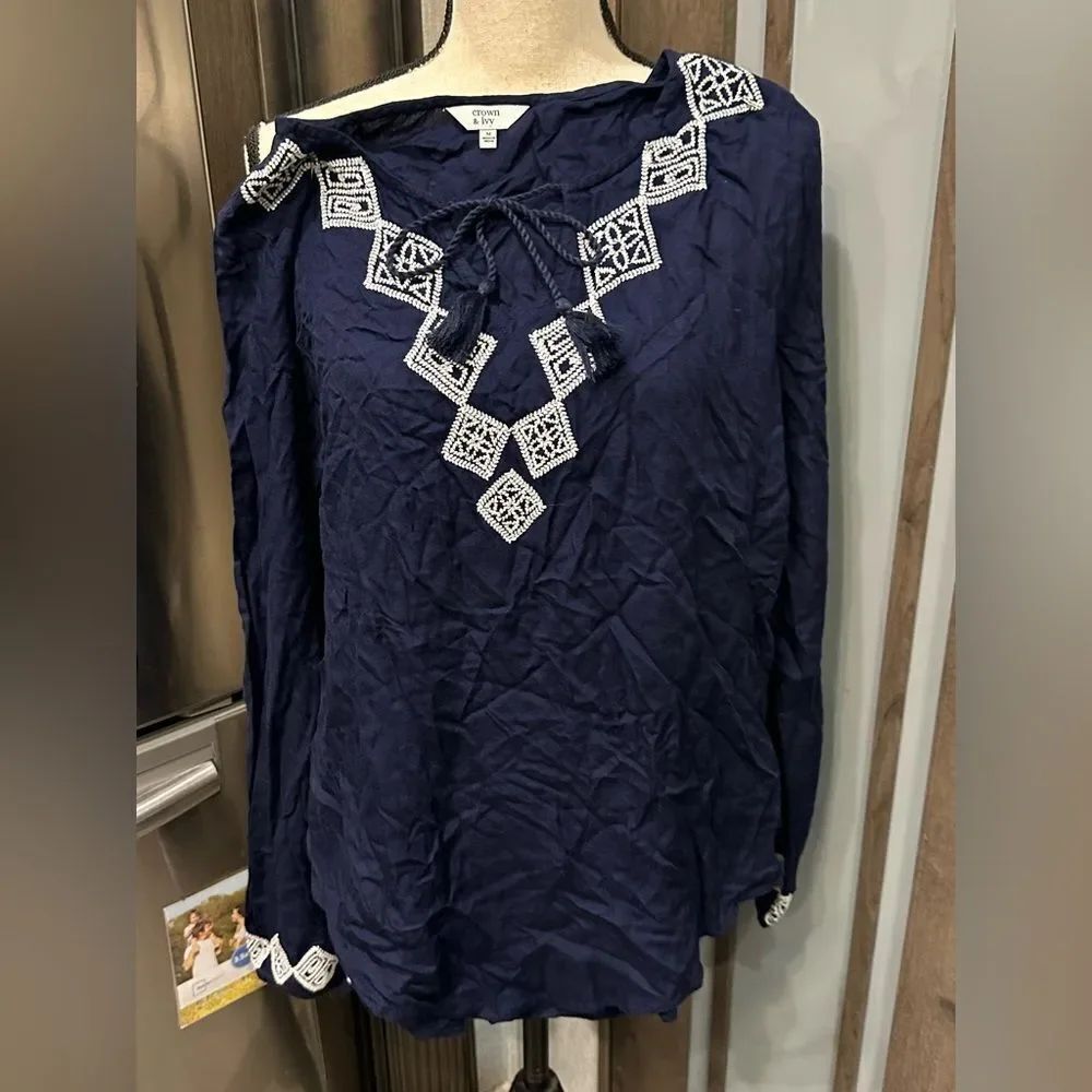 Nwt Crown & Ivy Blue and White Tie Front Sailor Collar Blouse